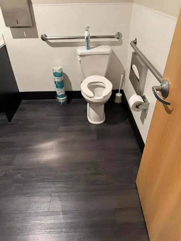 Commercial restroom cleaned by Prestige of Nevada
